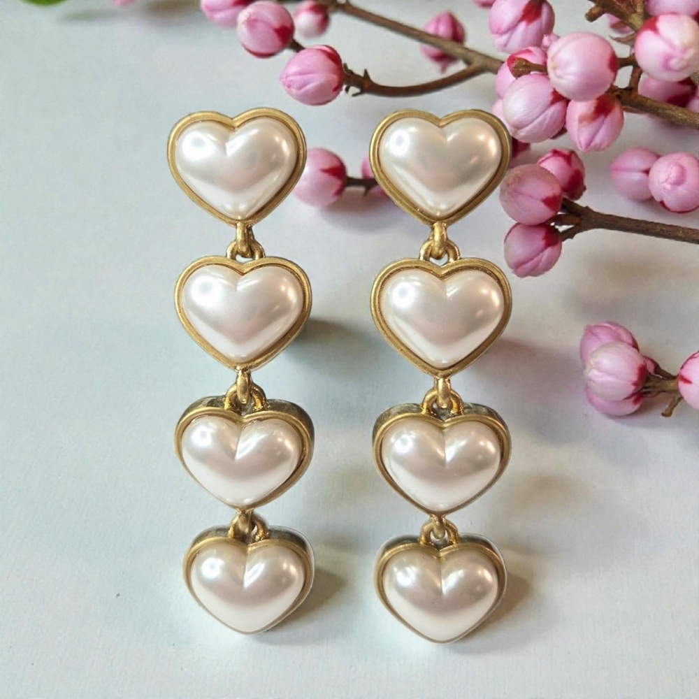 OSCAR de la RENTA Gold Puffy Heart Pearl Drop Earrings - Picture 1 of 6